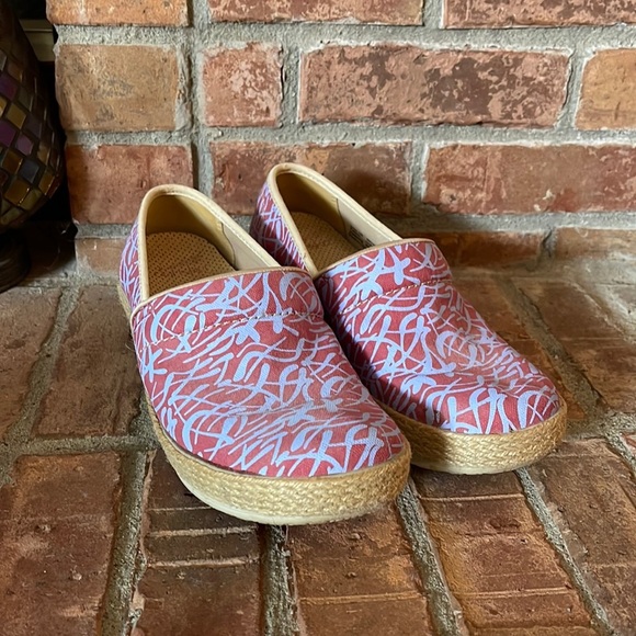 Dansko Victoria Red Grass Jute Canvas Espadrille Clogs - Picture 1 of 7